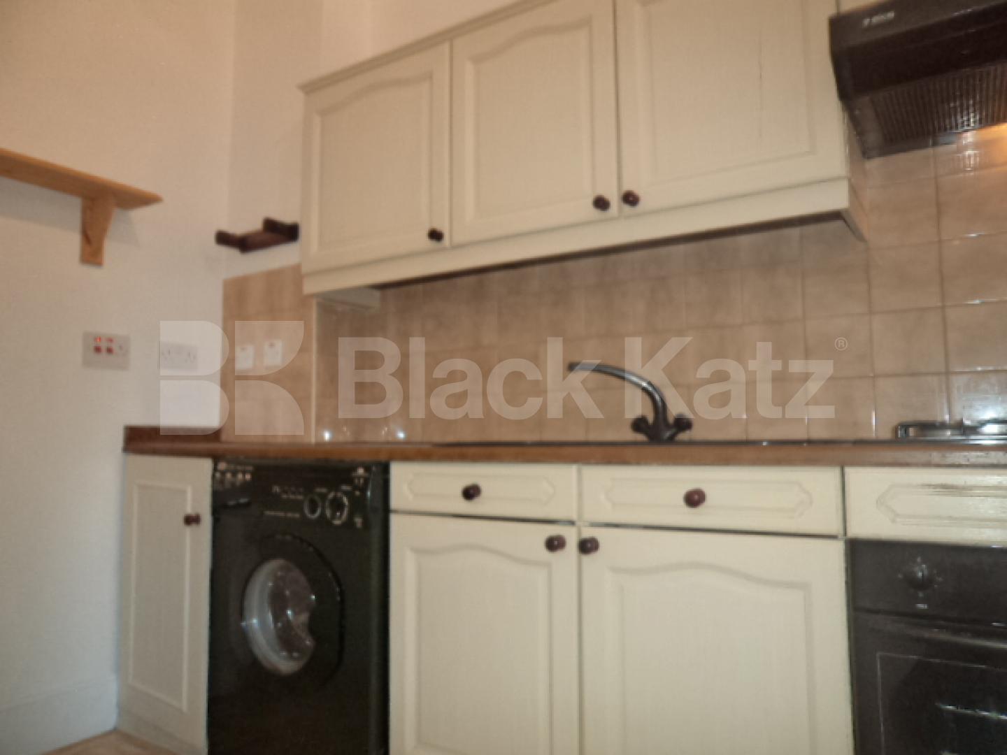 			NEW INSTRUCTION, 1 Bedroom, 1 bath, 1 reception Flat			 Harecourt Road, ISLINGTON